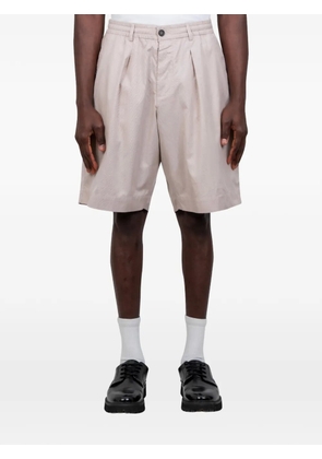 Universal Works pleated shorts - Neutrals