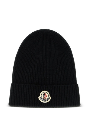 Moncler ribbed logo-patch beanie - Black