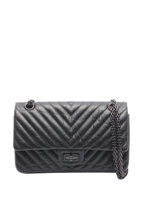 CHANEL Pre-Owned 2018 Reissue 2.55 Chevron Aged Calfskin Double Flap 226 shoulder bag - Black