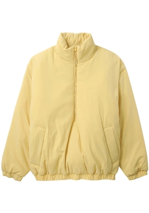 FEAR OF GOD ESSENTIALS logo-patch puffer jacket - Yellow