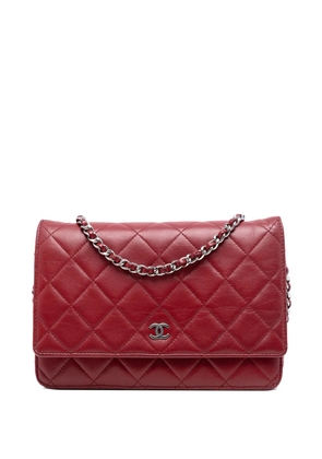 CHANEL Pre-Owned 2010-2011 CC Quilted Lambskin Wallet on Chain crossbody bag - Red