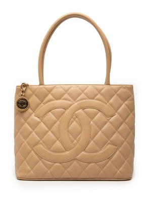 CHANEL Pre-Owned 2004-2005 Caviar Medallion tote bag - Neutrals