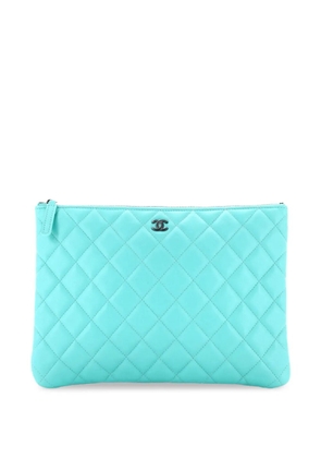 CHANEL Pre-Owned O Case Quilted Lambskin Medium clutch bag - Blue