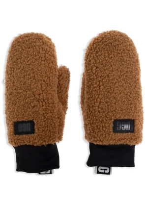 UGG logo-tape mittens - Brown