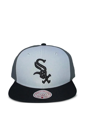 Mitchell & Ness embroidered hat - Grey