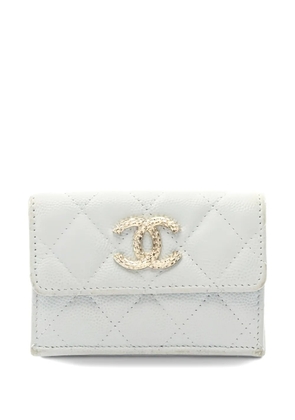 CHANEL Pre-Owned Matelasse flap trifold wallet - Blue