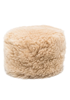 TOTEME shearling pillbox hat - Neutrals