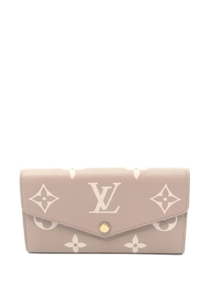 Louis Vuitton Pre-Owned 2010s Sarah monogram-pattern wallet - Neutrals