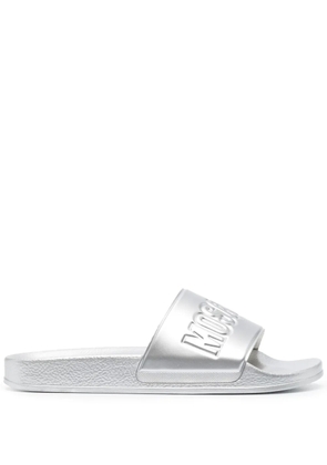 Moschino embossed-logo slides - Silver