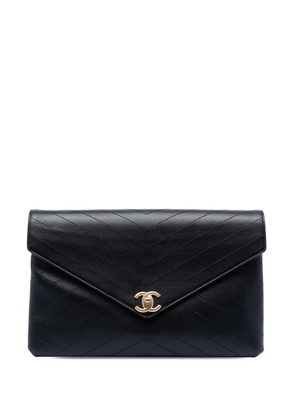 CHANEL Pre-Owned 2018 CC Chevron Calfskin Envelope clutch bag - Black