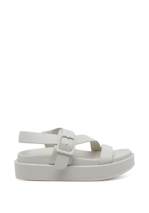 Paloma Barceló buckle-fastening round-toe sandals - White