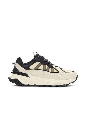 Moncler Lite Runner Low Top Sneakers in White & Black - Beige. Size 41 (also in ).