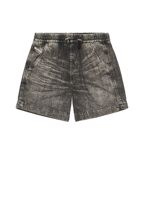 Diesel D-Tenni Short in Grey. Size 30. Also in 29, 34.