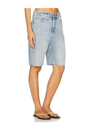 Good American Good Standard Bermuda Shorts in Blue. Size 4. Also in 6.
