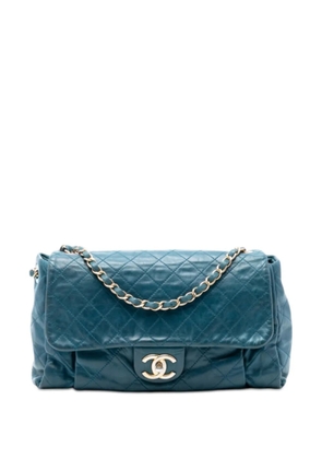 CHANEL Pre-Owned 2012-2013 Large Quilted Iridescent Calfskin Chic Quilt Flap shoulder bag - Blue