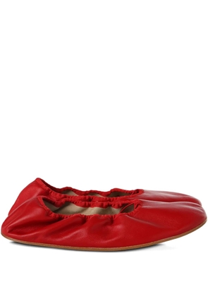 The Row sheepskin ruffled ballet flats - Red