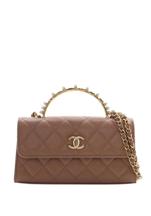 CHANEL Pre-Owned 2021-2025 CC Quilted Lambskin Faux Pearl Top Handle Phone Holder with Chain satchel - Brown