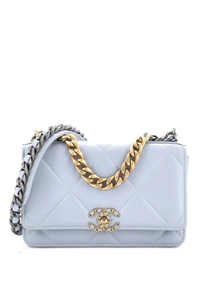 CHANEL Pre-Owned 19 Wallet on Chain Quilted Lambskin crossbody bag - Blue