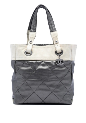 CHANEL Pre-Owned 2006-2008 Small Bicolor Quilted Coated Canvas Paris Biarritz tote bag - Grey
