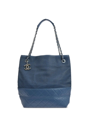 CHANEL Pre-Owned 2013 Up in the Air chain quilted tote bag - Blue