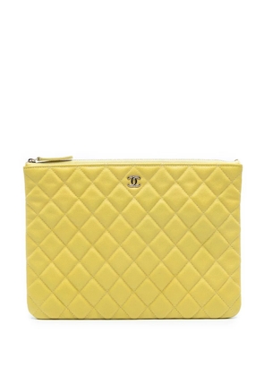 CHANEL Pre-Owned 2019 Medium Quilted Caviar O Case clutch bag - Yellow