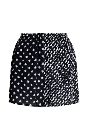 Donde Esteban stars waves print shorts - Black