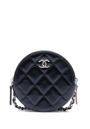 CHANEL Pre-Owned 2019 CC Quilted Lambskin Triple Zip Round Clutch With Chain crossbody bag - Black
