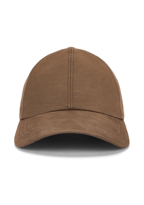 The Row Caspian Hat in Dark Sand - Beige. Size L (also in M, S).