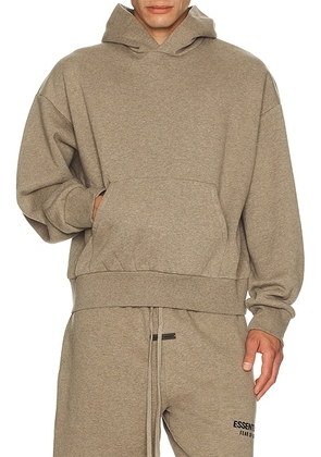 Fear of God ESSENTIALS Classic Fit Fleece Hoodie in Homestead Heather - Neutral. Size L (also in M, S, XL/1X, XS, XXL/2X).