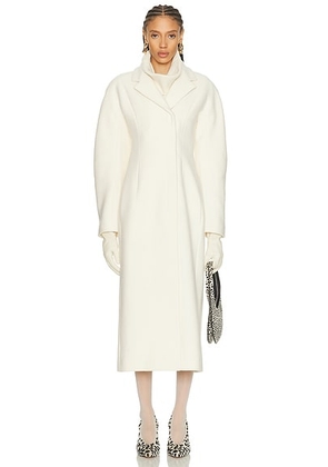 JACQUEMUS Le Manteau Curvo in Off White - White. Size 40 (also in 34, 42).