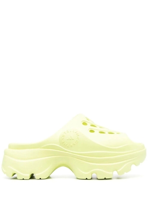 adidas logo-embossed perforated clogs - Yellow