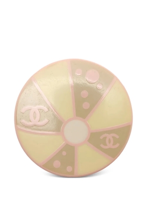 CHANEL Pre-Owned 1986 CC-logo brooch - Neutrals