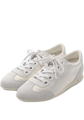 Louis Vuitton Pre-Owned monogram sneakers - White