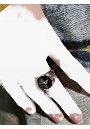 A BATHING APE® star-engraved ring - Silver