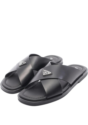 Prada Pre-Owned 2020s criss-cross-strap leather sandals - Black