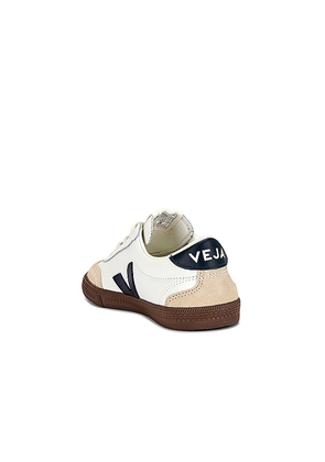Veja Volley Bastille Sneaker in Beige. Size 36. Also in 37, 38, 39, 40, 41.