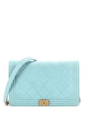 CHANEL Pre-Owned Boy Wallet on Chain Quilted Caviar crossbody bag - Blue