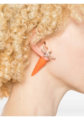 YVMIN carrot-shape earrings - Silver