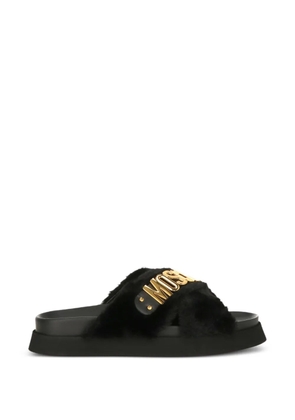 Moschino logo faux-fur sandals - Black