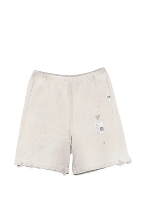Maison MIHARA YASUHIRO distressed raw-cut shorts - Neutrals