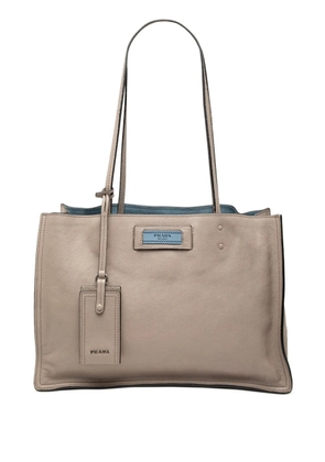 Prada Pre-Owned 2017-2026 Glace Calf Etiquette tote bag - Grey