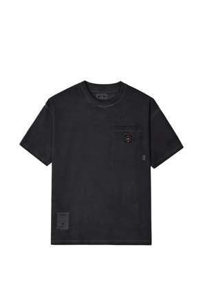 izzue x Alpha Industries patch-pocket T-shirt - Grey