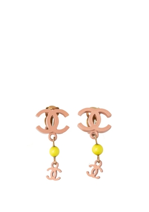 CHANEL Pre-Owned 2003 Gold Plated Enamel CC Drop Clip-On Earrings costume earrings - Pink