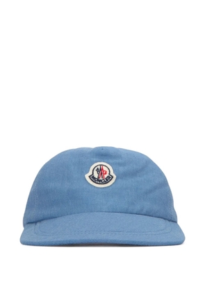 Moncler Enfant patch beanie - Blue