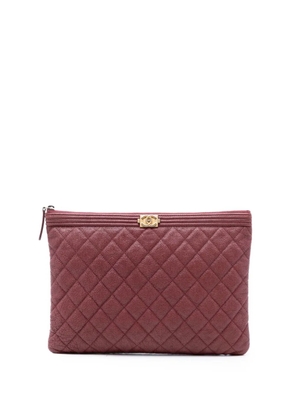 CHANEL Pre-Owned 2018-2019 Medium Quilted Caviar Boy O Case clutch bag - Red