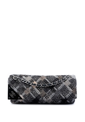 CHANEL Pre-Owned 2005-2006 Quilted Tweed East West Flap shoulder bag - Grey