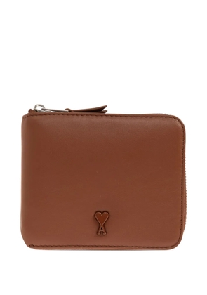 AMI Paris logo-appliqué leather wallet - Brown