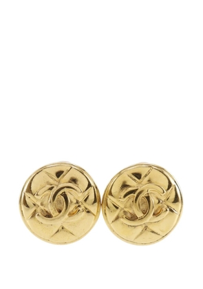 CHANEL Pre-Owned 1970-1980 CC Quilted Gold Plated Round Clip On Earrings costume earrings