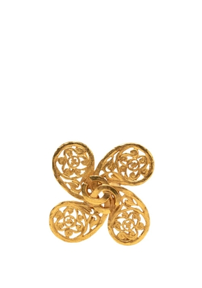 CHANEL Pre-Owned 1995 CC Gold Plated Filigree Flower Brooch costume brooch
