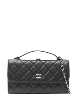 CHANEL Pre-Owned 2021-2026 CC Quilted Lambskin Kiss Lock Frame Top Handle Bag crossbody bag - Black